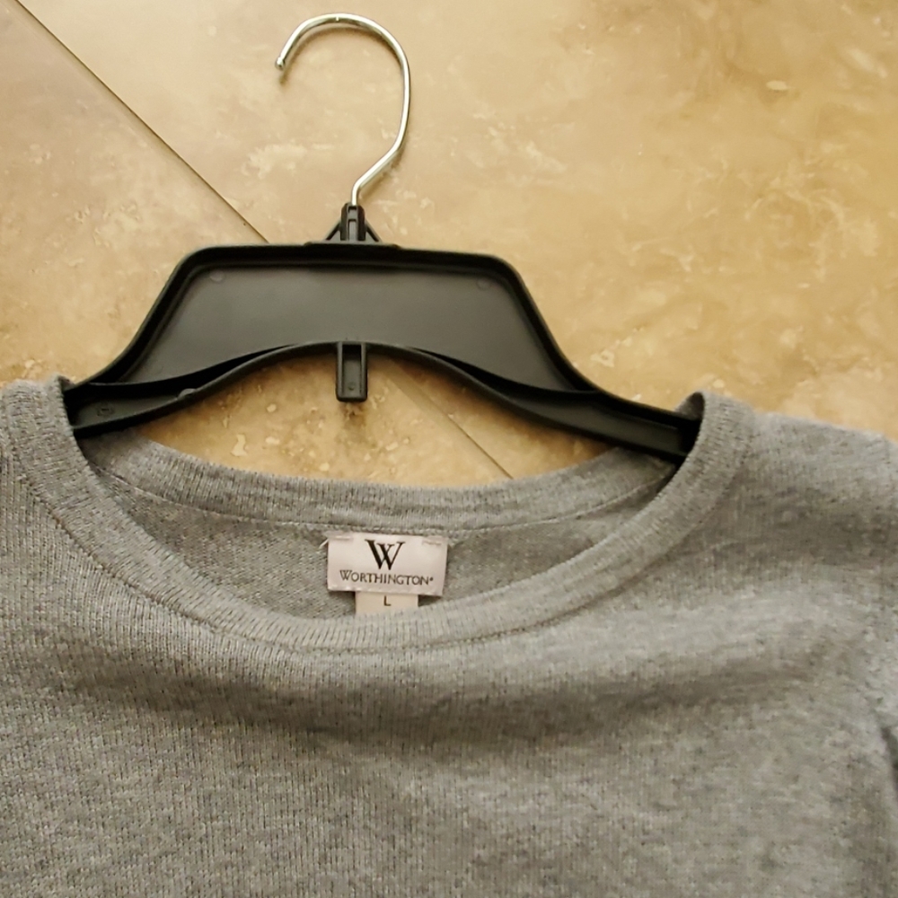 sweater - Picture 2 of 3